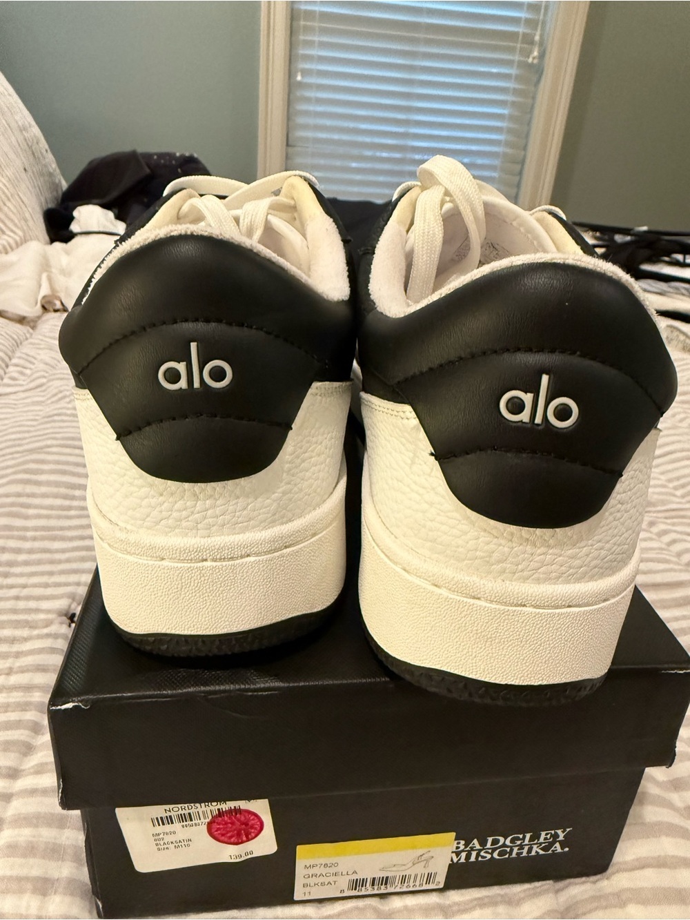 Alo Recovery Mode Sneaker EUC - Picture 8 of 9